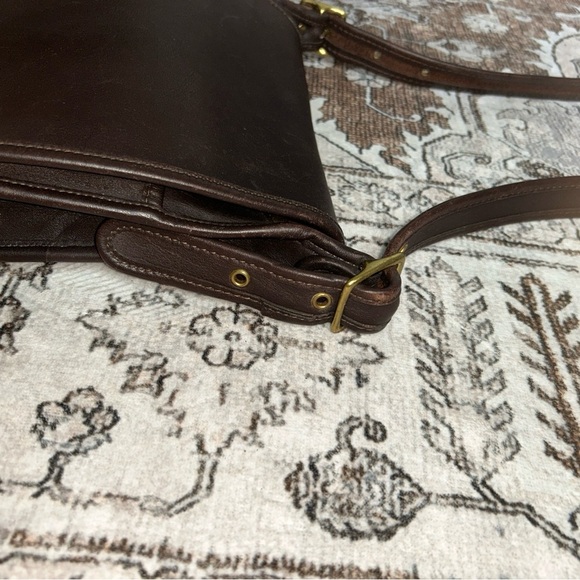 VTG Y2k COACH Dark Tan Leather Legacy Studio Flap Crossbody Bag #9144 - Picture 5 of 12